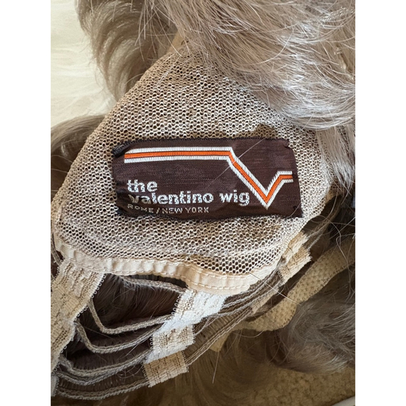 The Valentino Wig Vintage Ash Blonde Short Wavy Pixie Cut Wig Large Cap Size - Picture 10 of 16